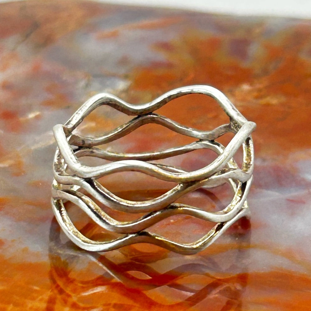 Sterling Silver Wave Ring - Size 11 - Picture 2 of 4